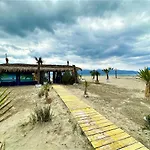 Trea Accomodations - Roof Top On Beach