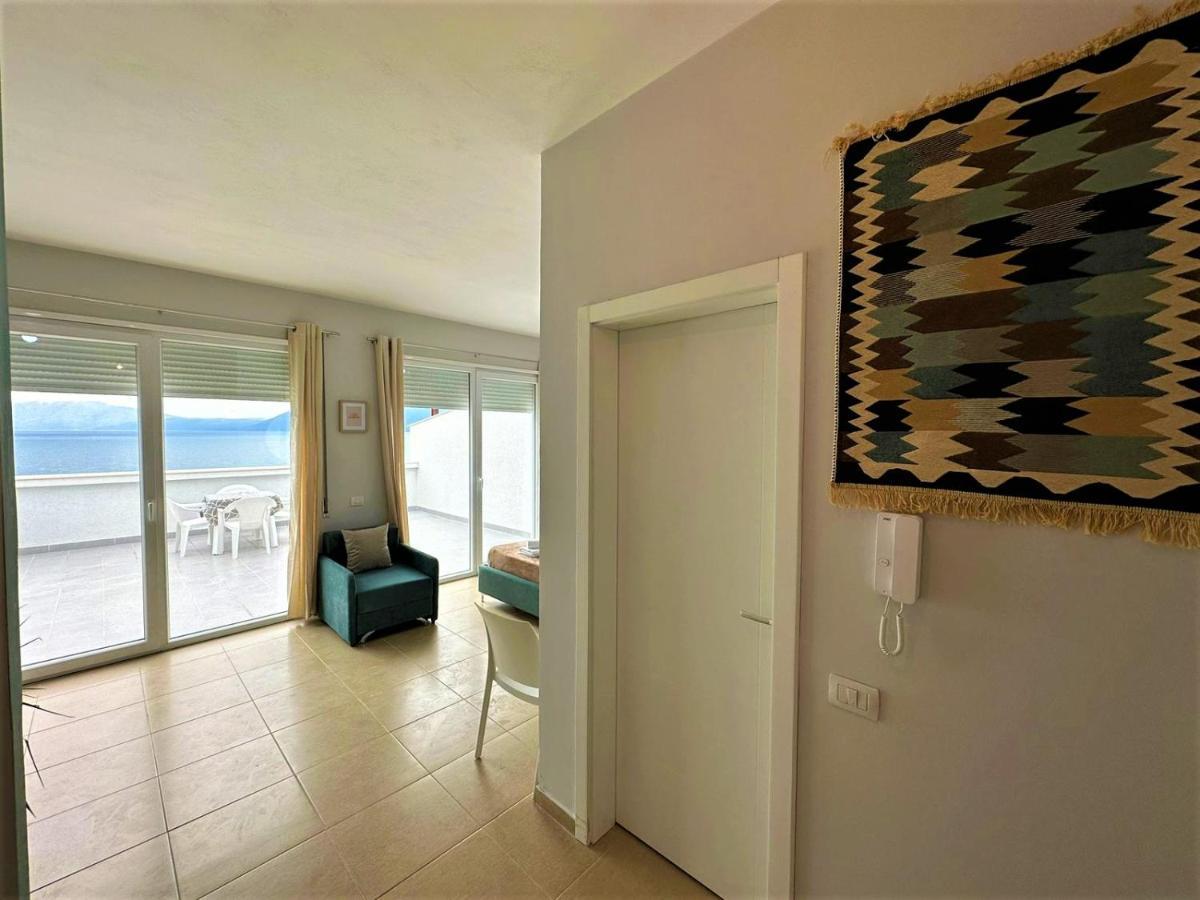 Apartament Trea - Roof On Wlora