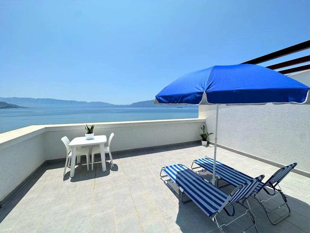 Apartament Trea - Roof On *